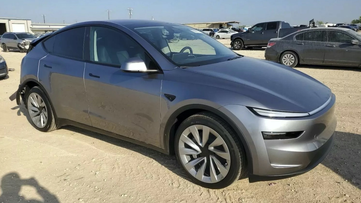 Nová Tesla Model Y je díky dokonalé technologii výroby po ujetí 170 km na odpis. Kvůli čemu? Majitelé zuří, Elon mlčí