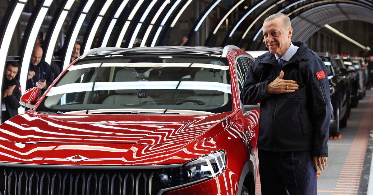 Z Balkánu míří dobýt Evropu nová automobilka: V hledáčku má Škodu i Volkswagen. Její auta vypadají skvostně