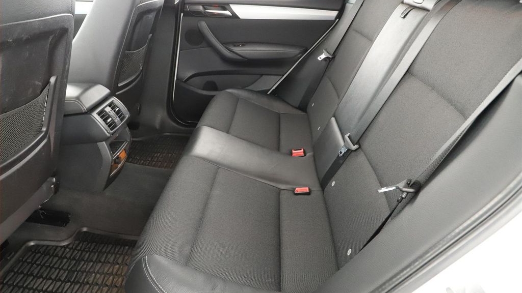 Nezničitelné SUV s legendárním dieselovým motorem je nyní ještě levnější. Až to Čechům dojde, bude jezdit všude