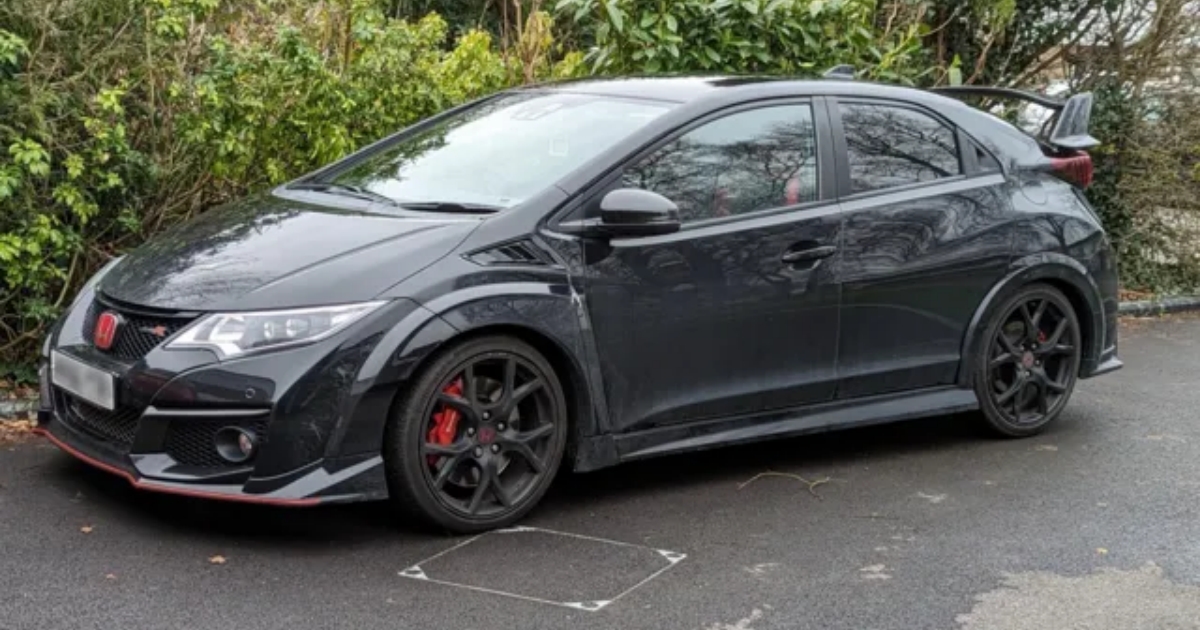 Ukradli mi Hondu Civic a já ji nevědomky koupil zpátky. Šel jsem pro novou, později mi došlo, že je to ta moje ukradená