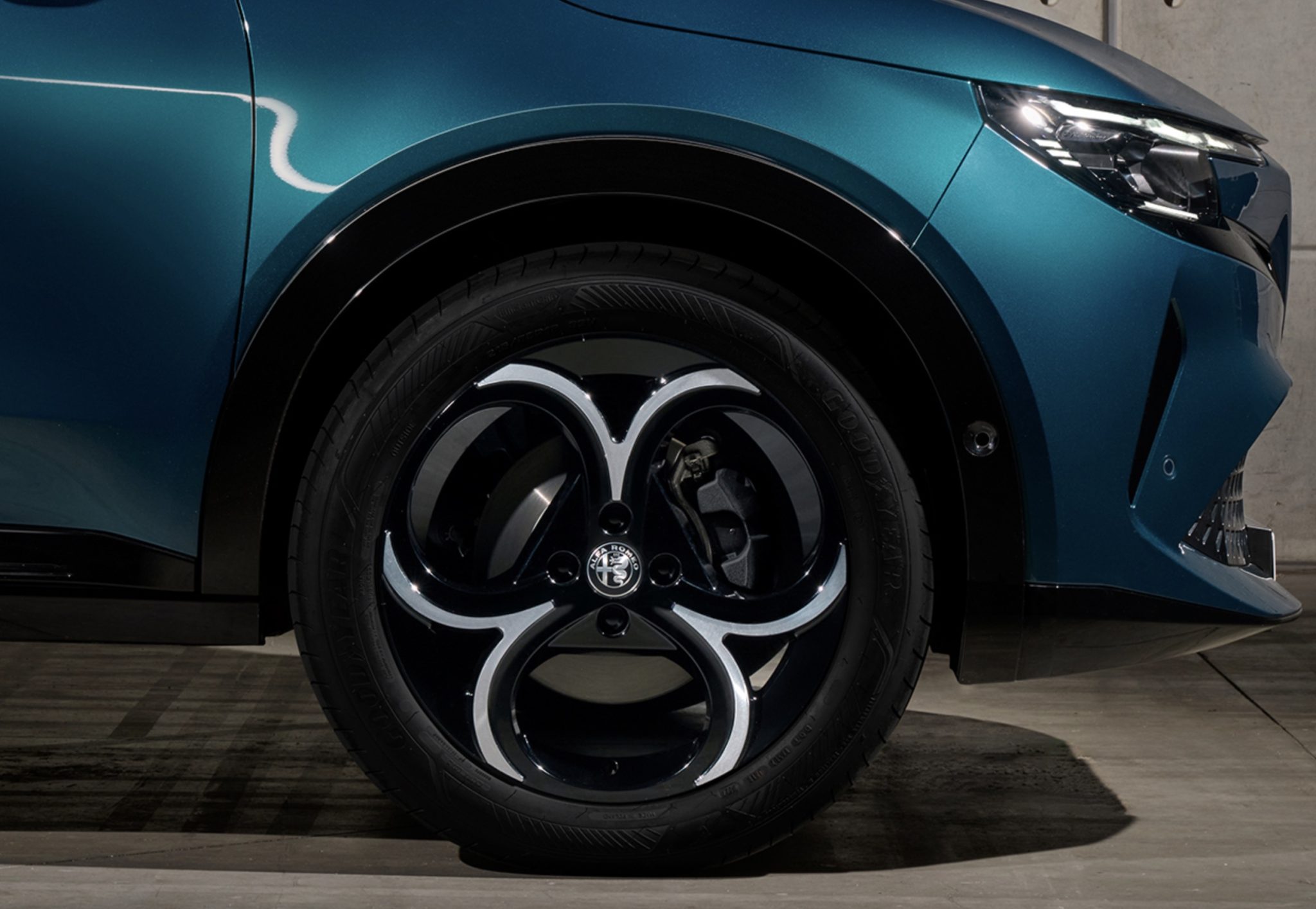 Nejlevnější model Alfa Romeo vyhlíželi Češi roky. Co ale dokáže, překonává všechna očekávání