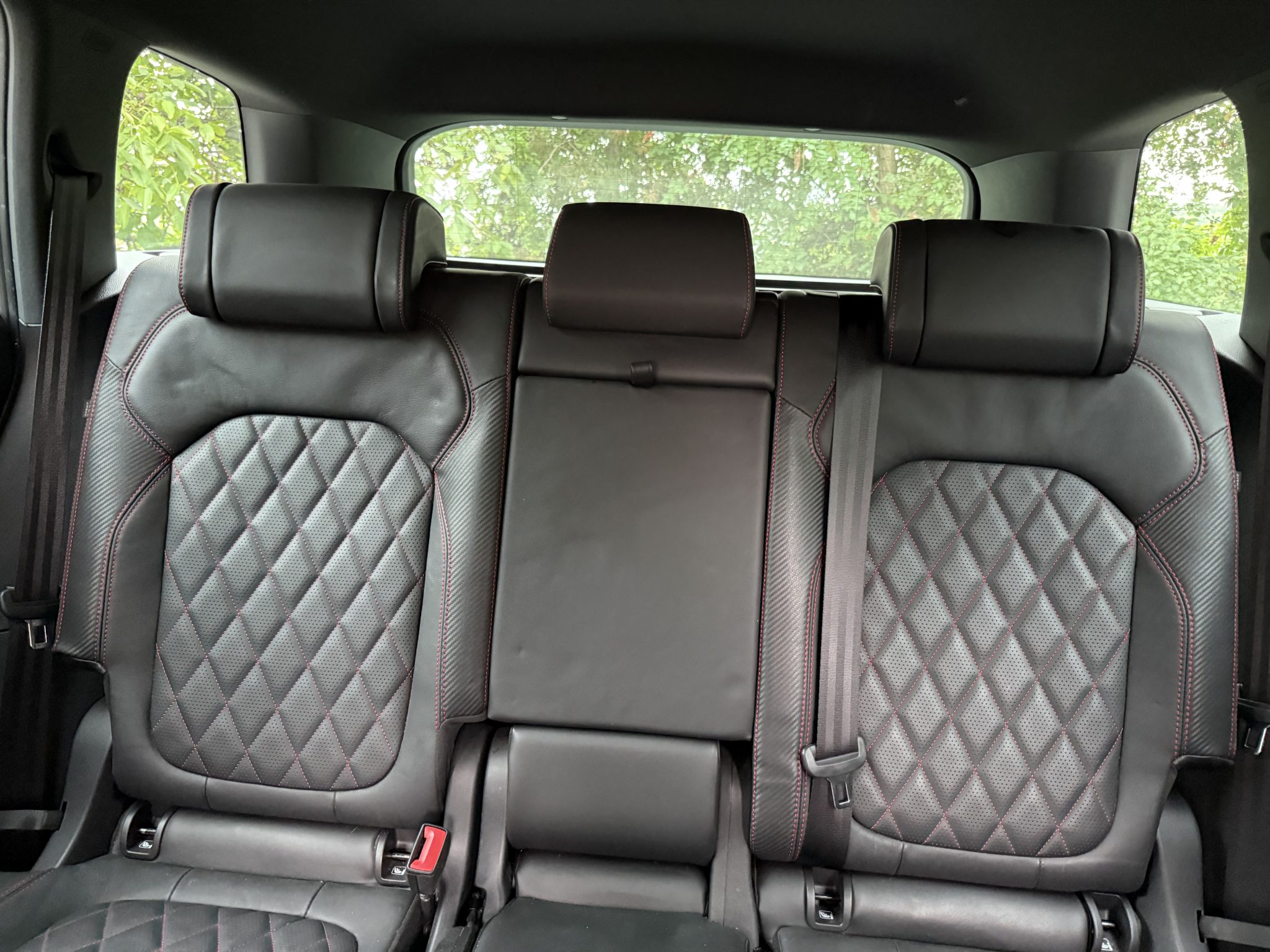 Vyhřívané zadní sklo má skrytou funkci: ví o ní jen hrstka řidičů. Navíc to není úplně ideální řešení