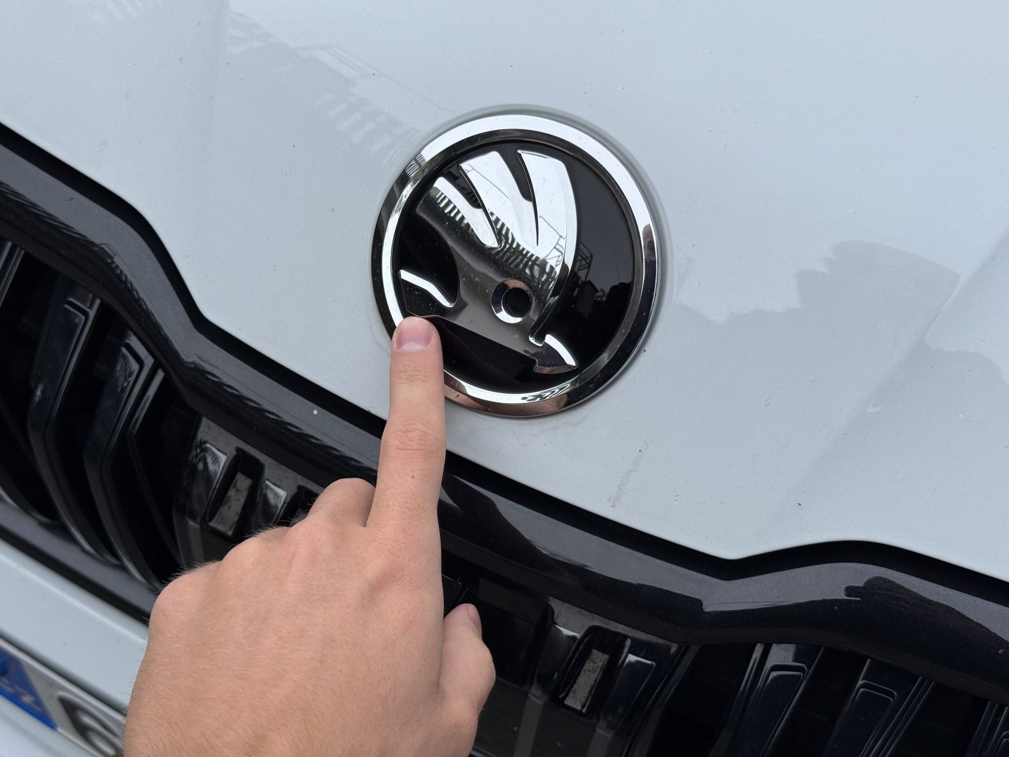 Škoda ukázala novou generaci kupé. Vypadá moderněji než Porsche 911, „nový národní klenot“, jásají Češi