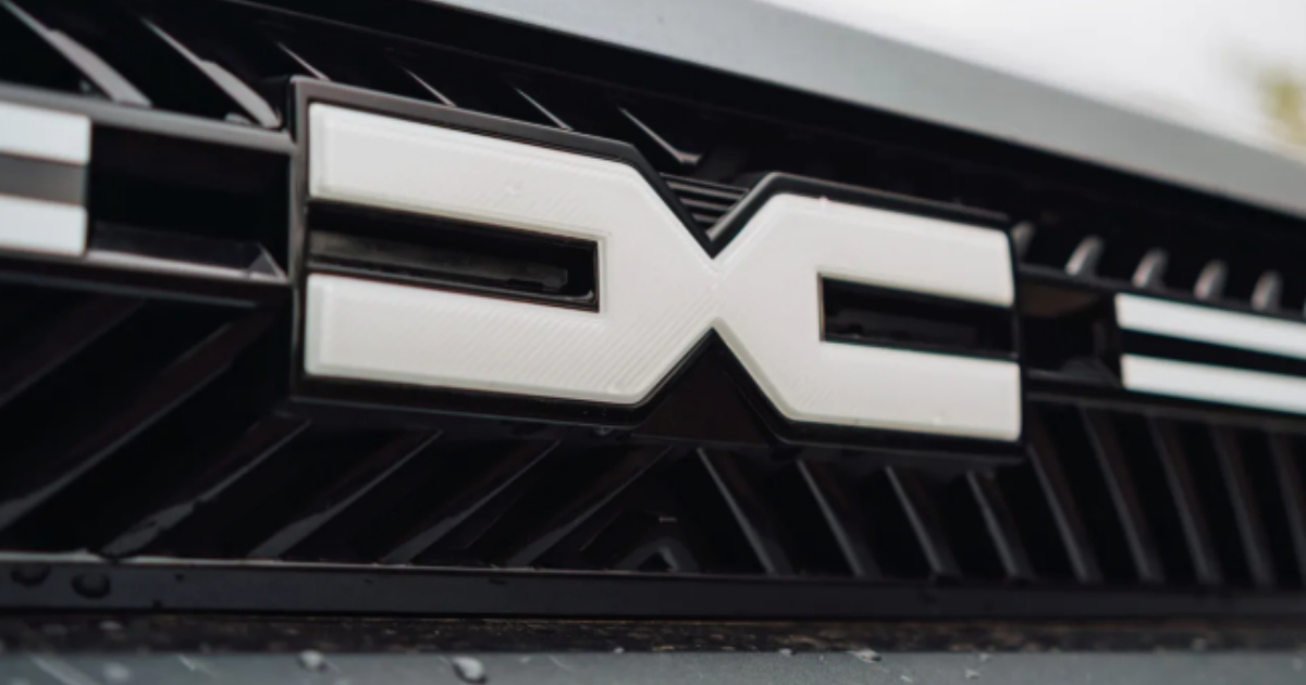 Nové SUV Dacia zatlačilo konkurenci do kouta: Takové auto ještě nikdo nevyrobil. Zjistili jsme, proč po něm Češi šílí