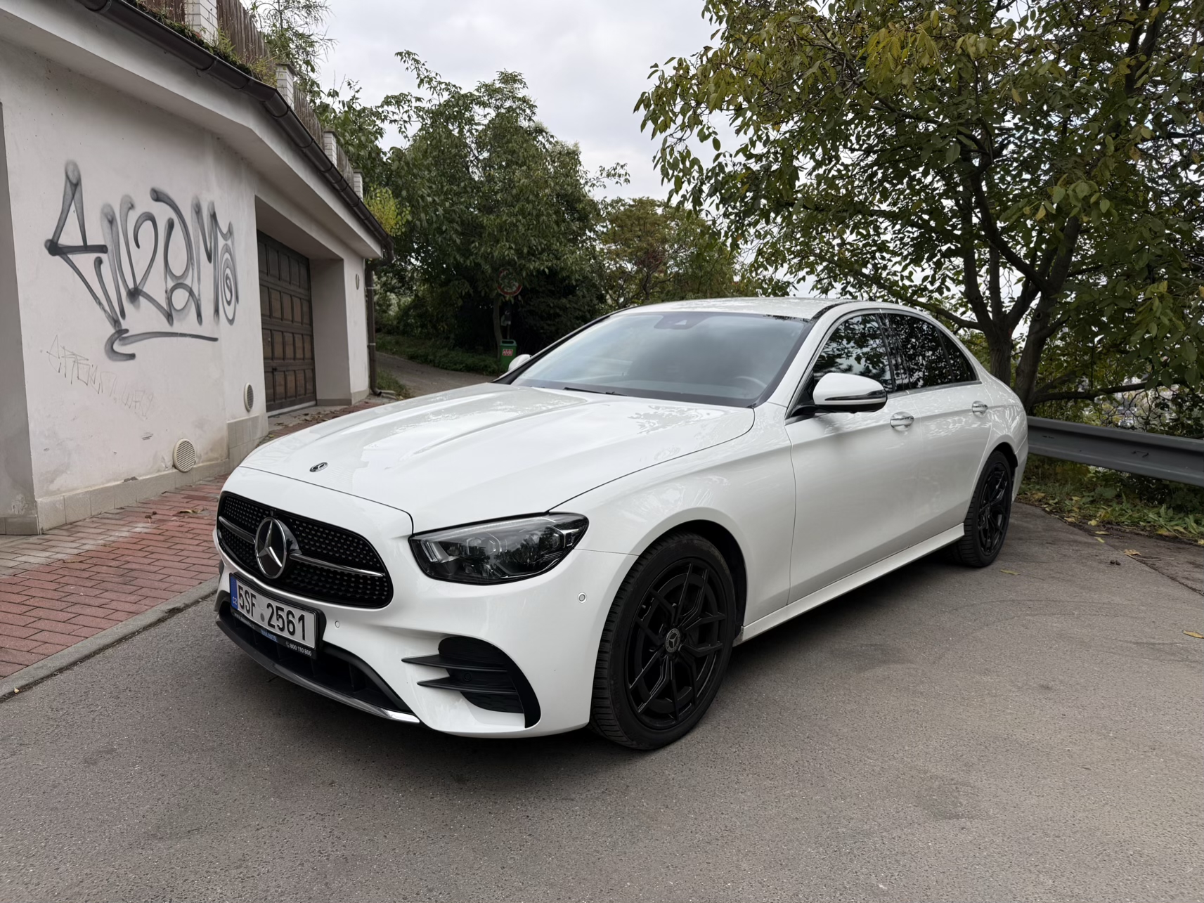 S tímhle Mercedesem jsme zjistili, že i nakupování v Penny může mít styl – ale jak reagovali ostatní řidiči, to nás dostalo