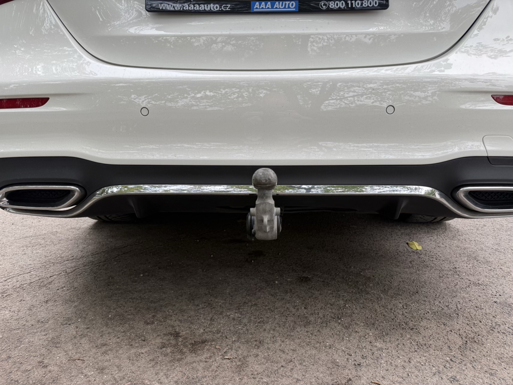 Po montáži tažného zařízení mu auto zrychlilo na 215 km/h. Automobilka tvrdí, že to není možné