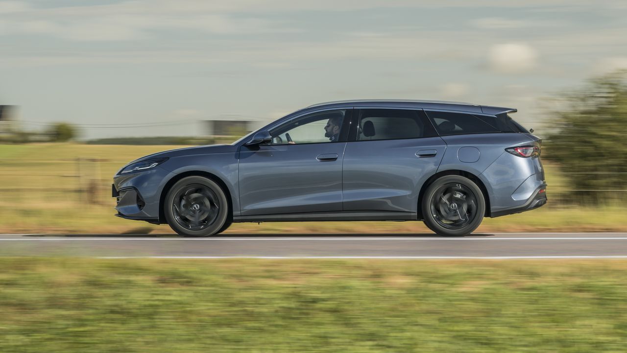 Škoda a Toyota mají rivala, který dělá všechno lépe za méně peněz. Auto s tak zajímavými vychytávkami jsme ještě neviděli