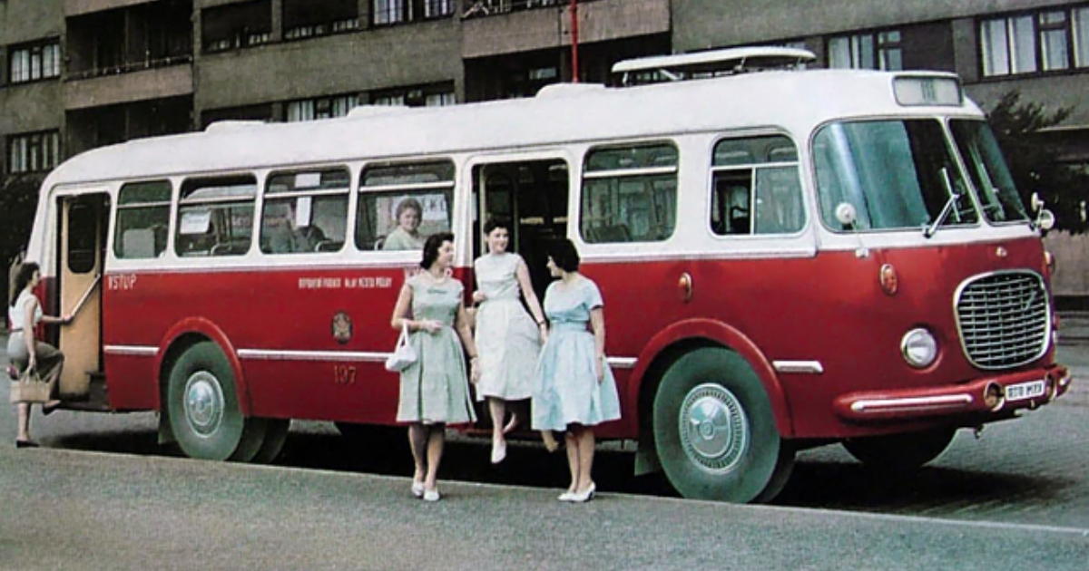 Legenda z Karosy se vrátila: Autobus, který voněl naftou a dětstvím, dnes stojí miliony korun. Je nejkrásnějším na světě?