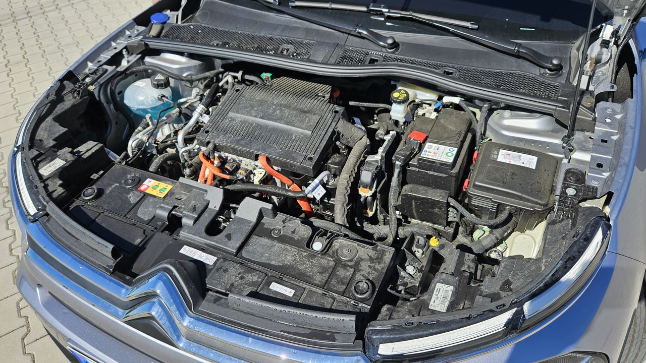 Každých 50 000 km potřebuje motor servis, o kterém většina řidičů netuší. Bez něj motor cuká, žere palivo a ztrácí výkon