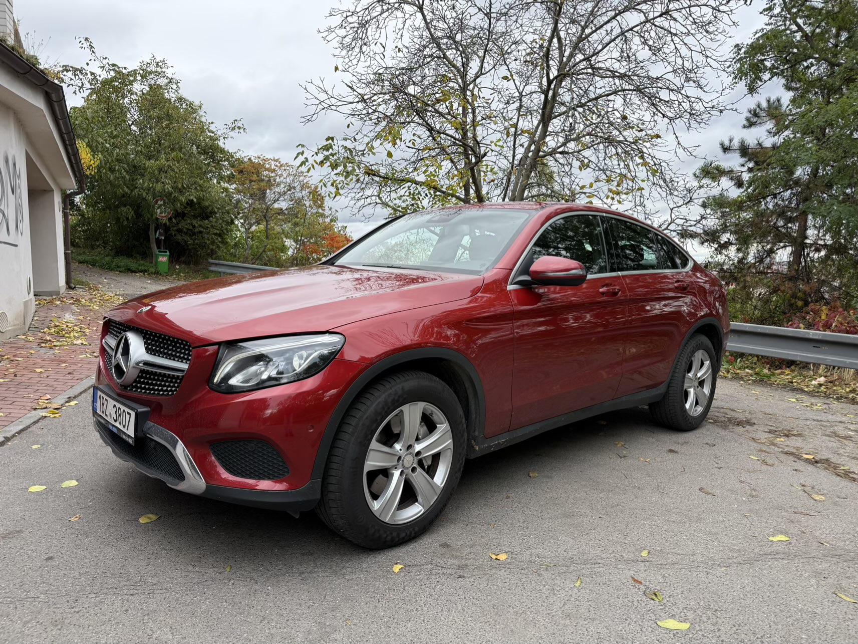 Nová Škoda Karoq? Děkuju, ne. Radši tuhle německou ojetinu – protože emoce si do konfigurátoru prostě nepřidáte