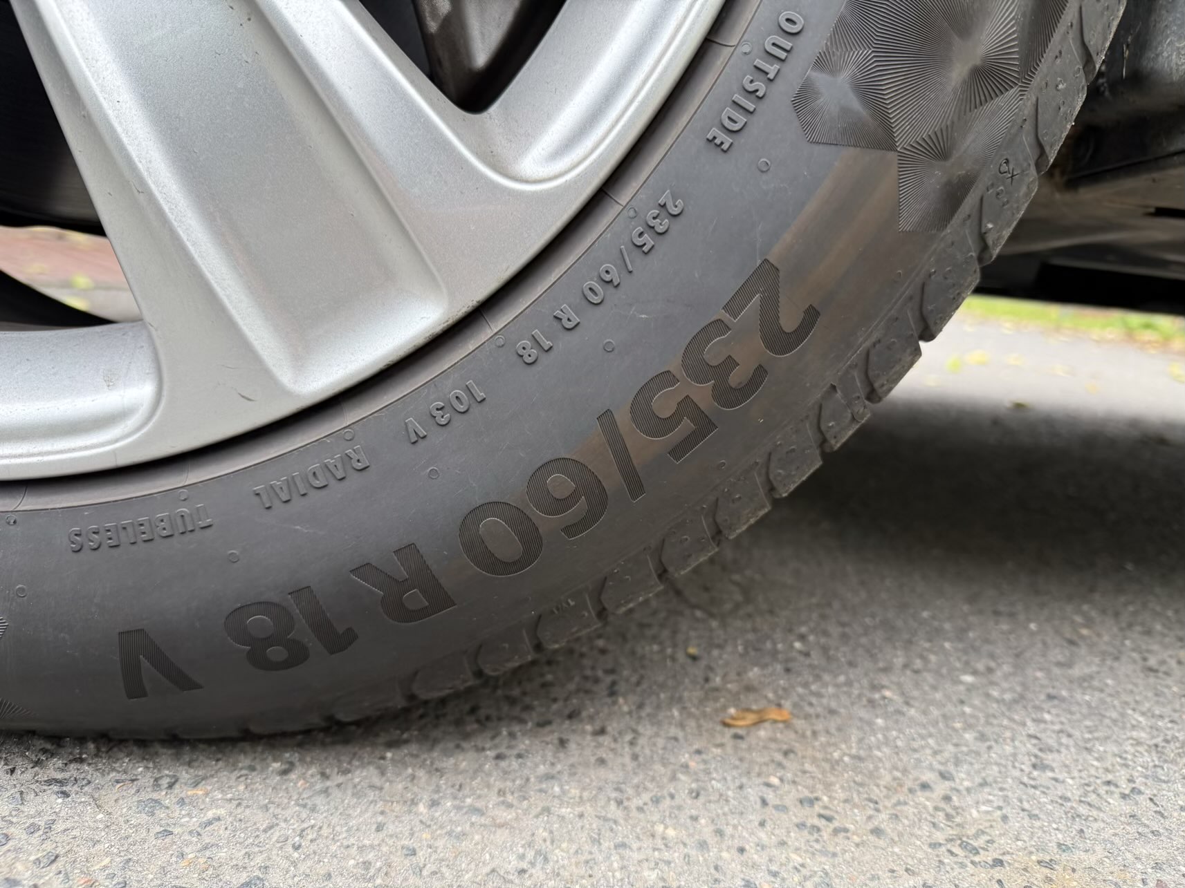 Konec přezouvání v roce 2026? Nový typ pneumatik je na takovém vzestupu, že ohrožuje existenci pneuservisů