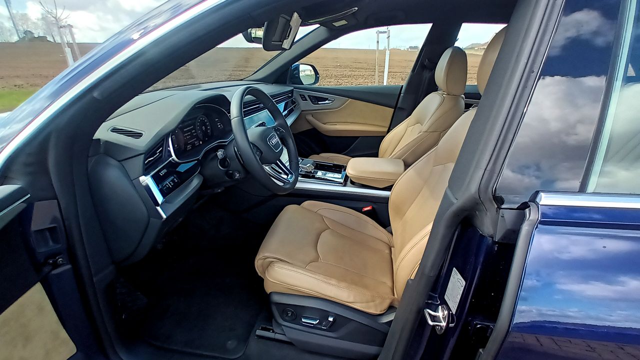 Audi přiznalo chybu v interiérech. Konec inovací, vrátí se fyzická tlačítka