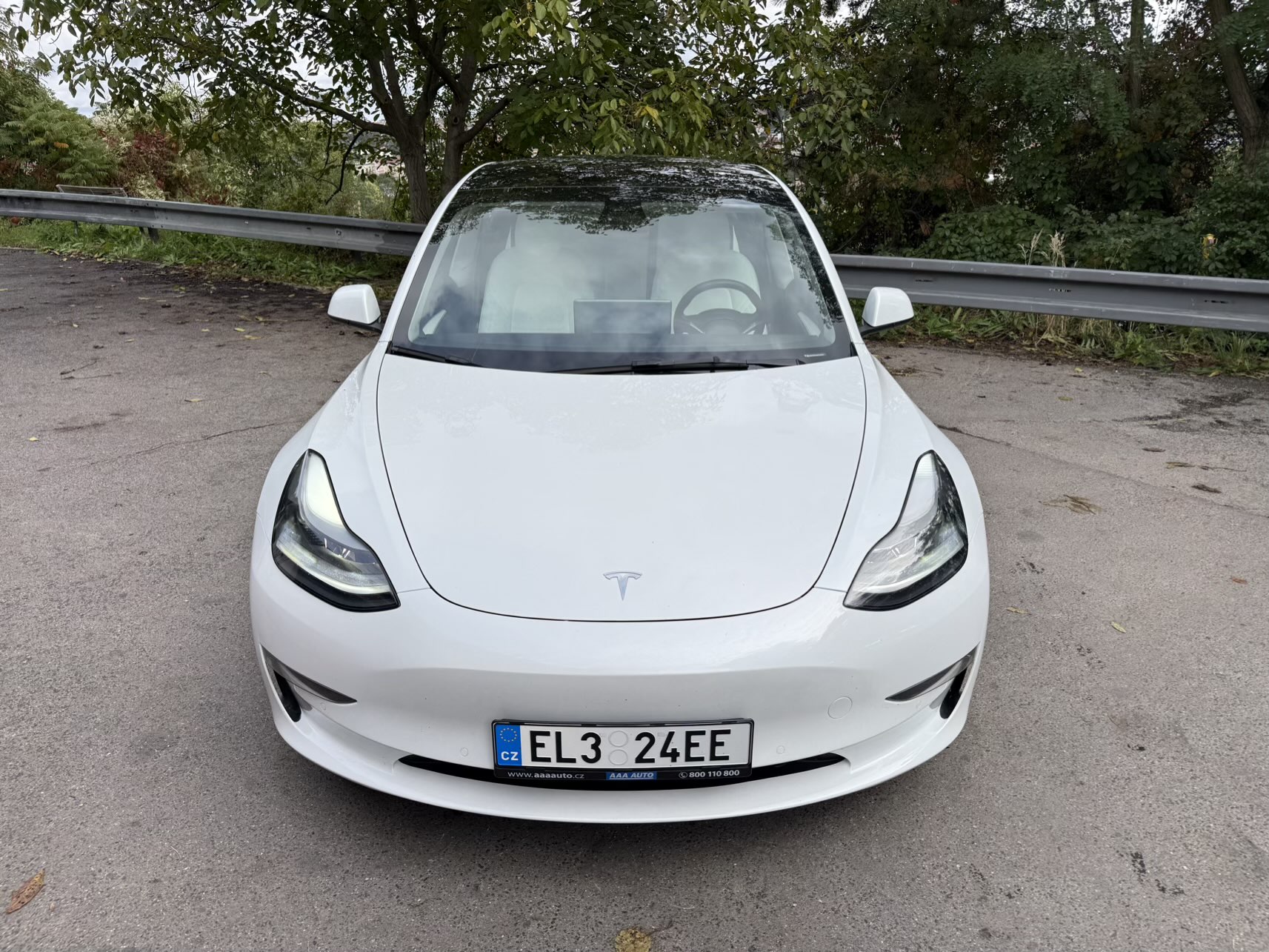 Tesla si patentovala vysavač do auta. Má prodloužit dojezd v létě o desítky kilometrů