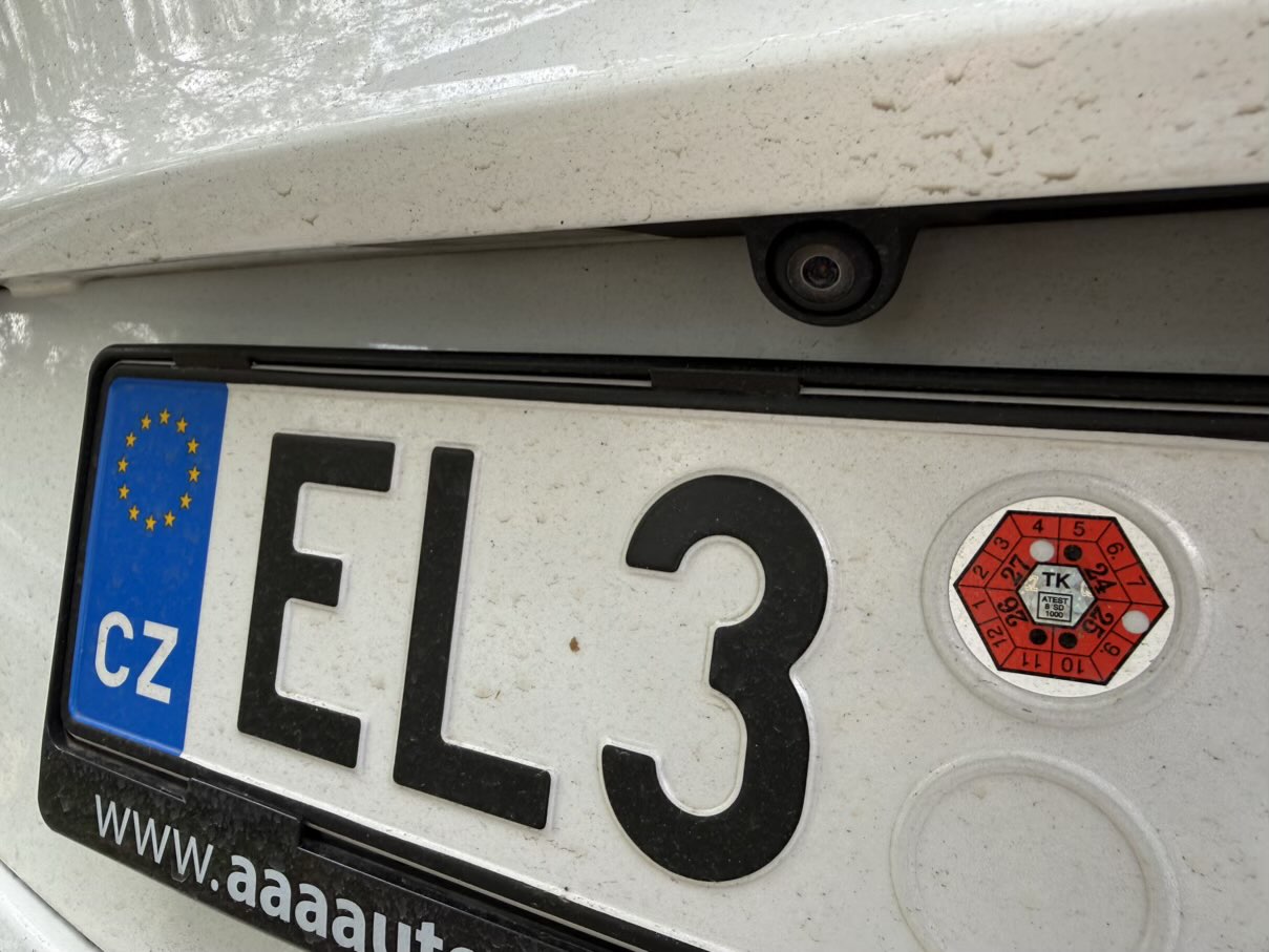 Přesedláte ze spalováku na elektromobil? Výpočet ukazuje, že to nemusí dávat smysl ani po 13 letech provozu