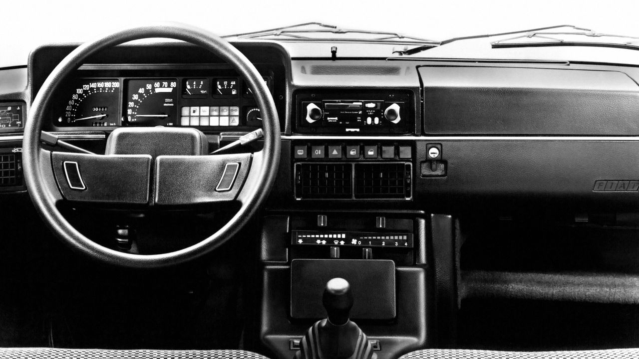 Fiat, který chtěl konkurovat Mercedesu, skončil jako propadák. Ale dodnes drží jedno prvenství