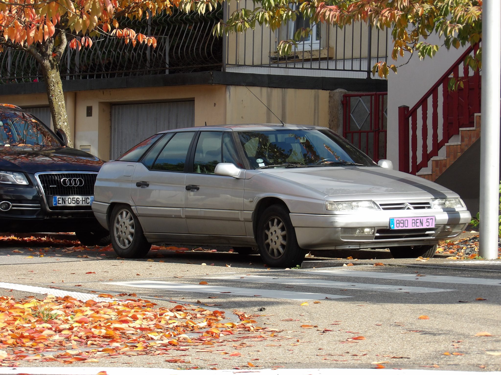 Růžové SPZ přichází na silnice od roku 2026. Koho se nová povinnost týká a proč zasáhne statisíce aut?