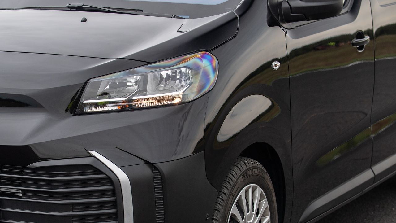 Nová Toyota za 320 tisíc korun: devítimístné MPV se 144 koňmi vychází cenově jako maličký hatchback