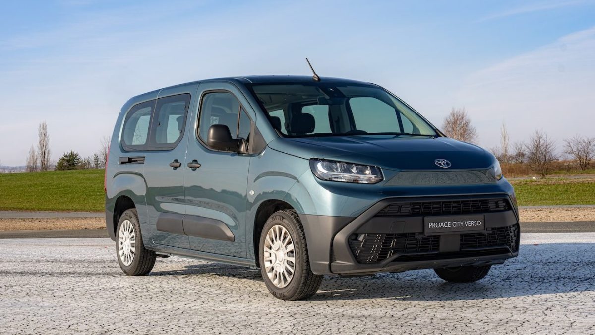 Irena Kačírková: Herečka, která kvůli rodičům obětovala kariéru i vlastní štěstí 2 Nové auto levně? Je to možné, stát nyní přispěje až 285 000 Kč jednou za 7 let