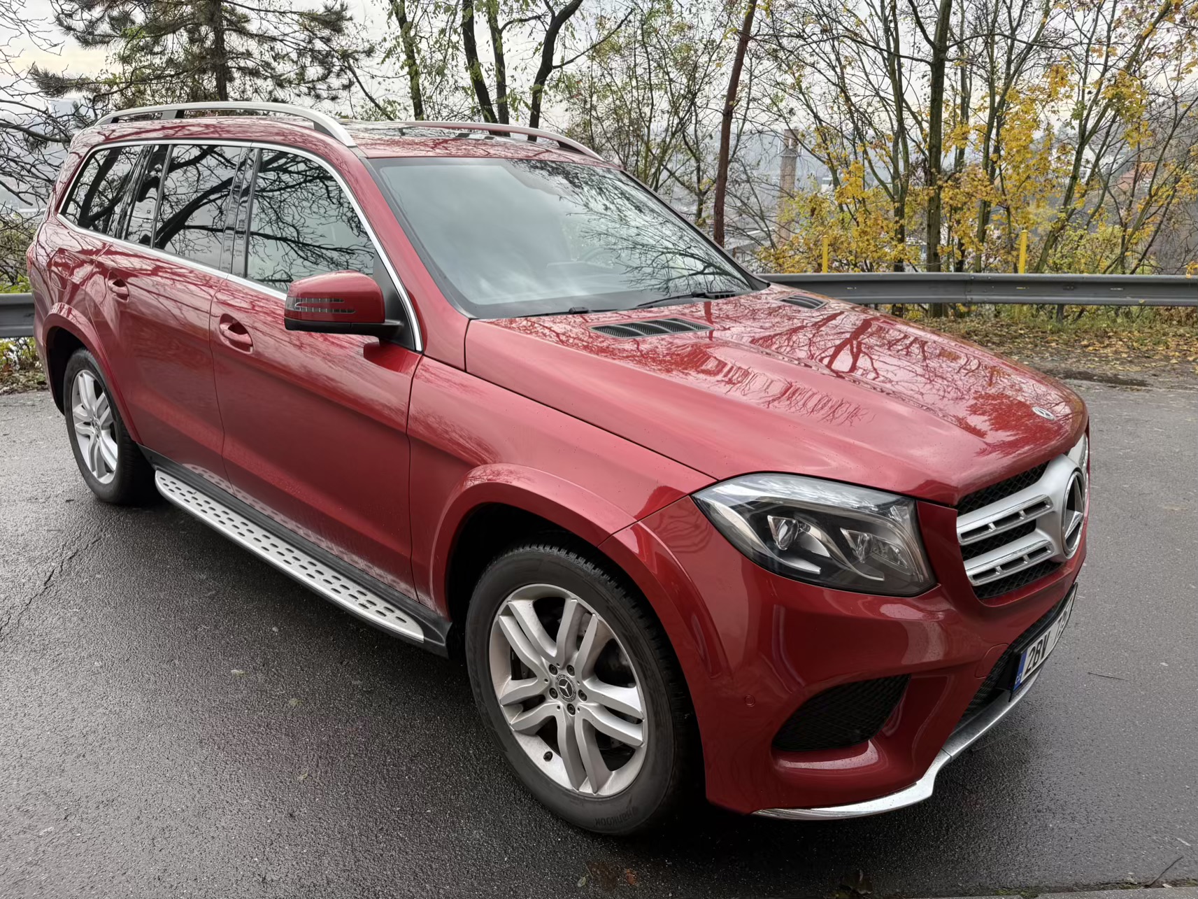 Týden jako prezident českých silnic v Mercedesu GLS: sežere „královskou pokladnici“ a ztrapní vás u Lidlu, ale stojí za to