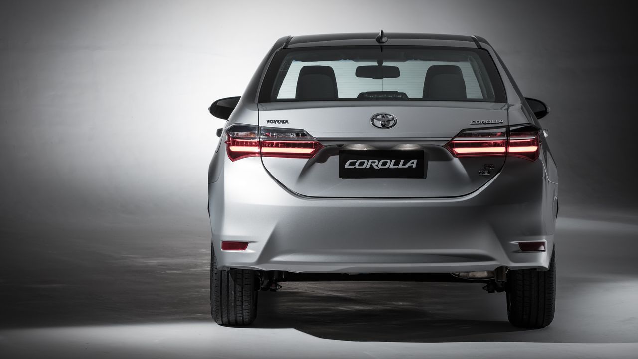 Spotřeba pod 4 litry a nulové starosti s nabíjením. Corolla 2027 ukazuje, proč hybridy stále vyhrávají nad elektromobily