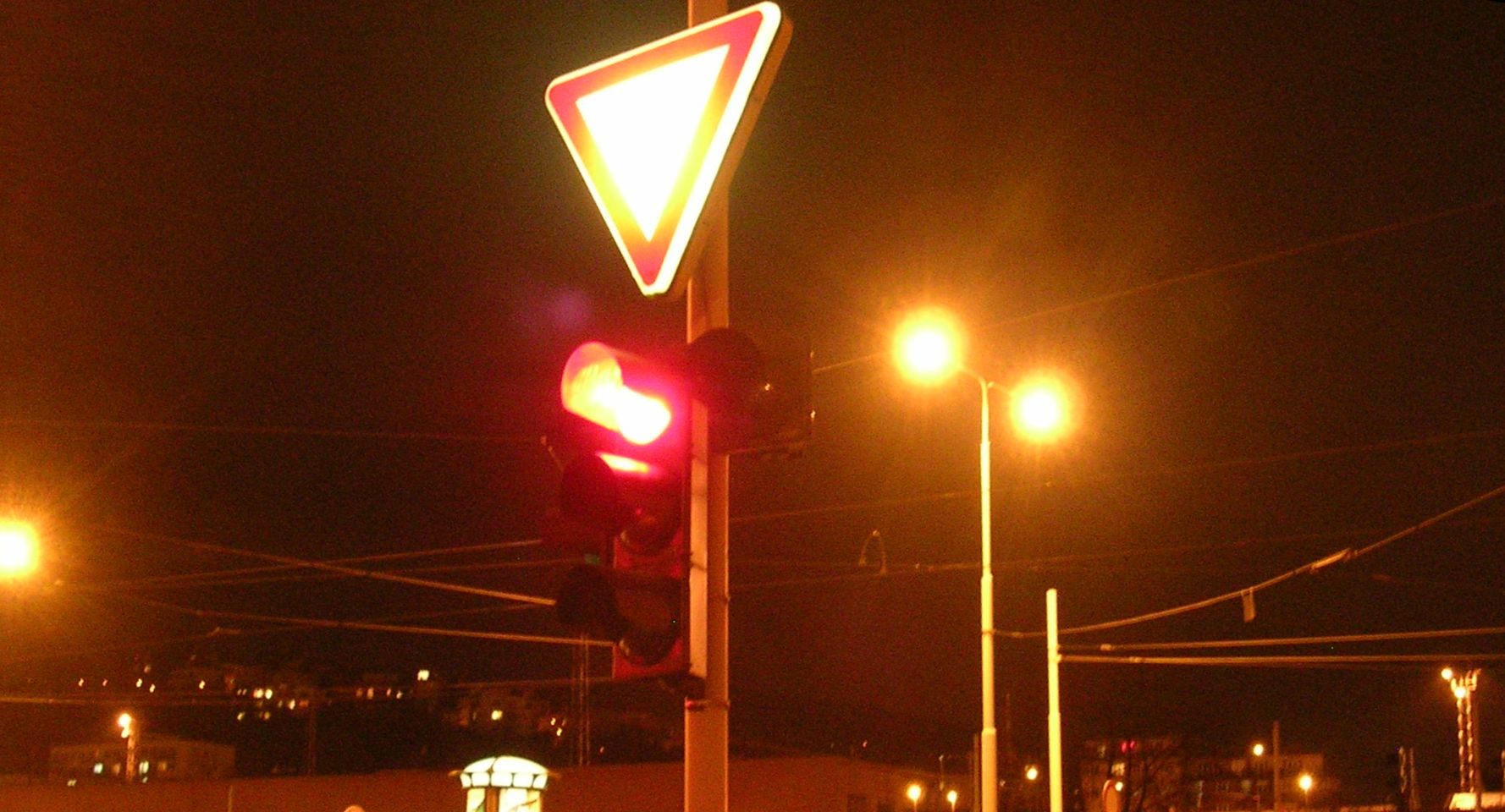 Řidiči vymysleli chytrý fígl, jak nepřijít o řidičák kvůli trestným bodům. Je to sice legální, ale velmi sporné řešení