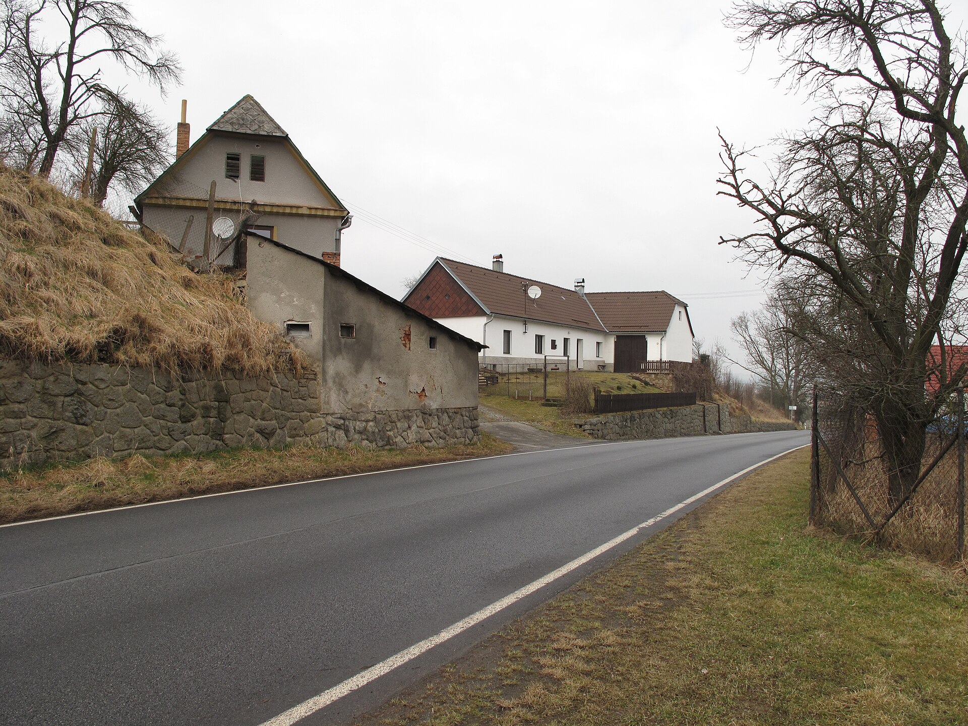 Kvíz: Jízda po okreskách je rutina? Právě tady řidiči nejčastěji podceňují zlatá pravidla