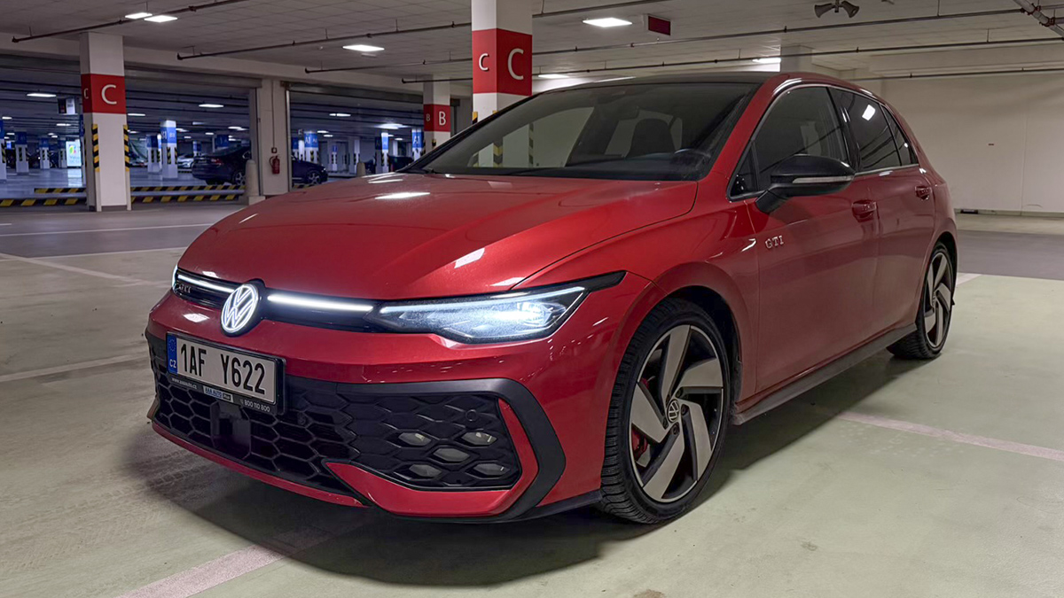 Kupte si ho, dokud to jde: Test legendárního Volkswagenu na českých silnicích. Za ty peníze už lepší nevyrobí