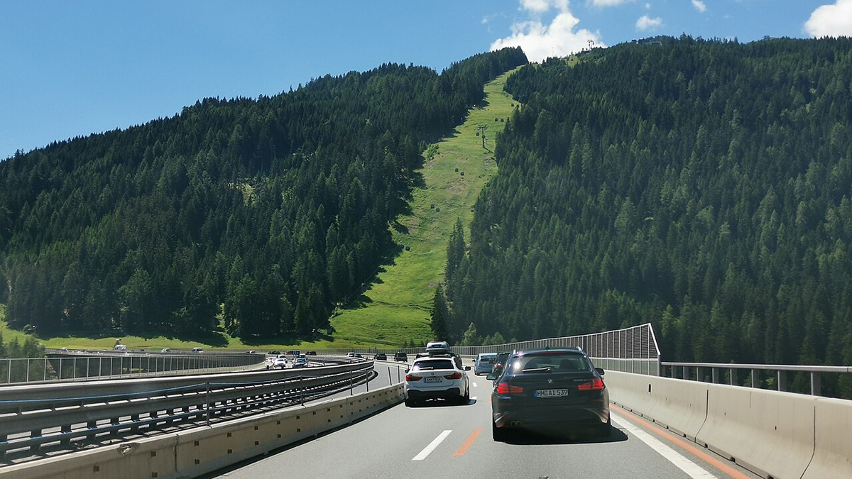 Past na Čechy u Brenneru. Nový „superradar“ už neměří jen momentální rychlost