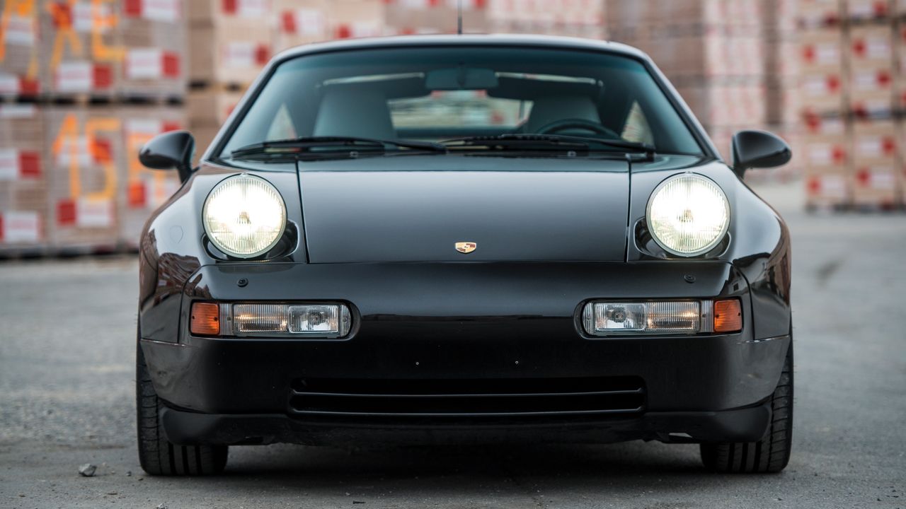 Sběratel koupil Porsche 928 ve Španělsku. Cestou domů zjistil, že motor potřebuje generálku za milion