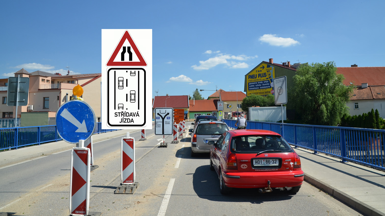 Řidiči tápou u značky „Střídavá jízda“. V českém zákoně chybí, pokuta za její „porušení“ přímo nehrozí