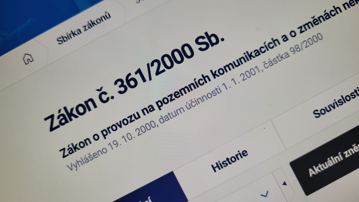 Po 50 letech mění v Maďarsku dopravní pravidla. Nový zákon vyvolal mezi řidiči okamžitý odpor