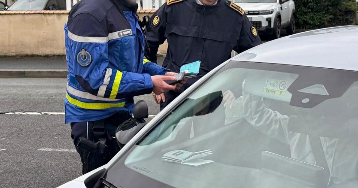 Instruktor autoškoly učil řídit bez řidičáku. Policistům pak vysvětloval, proč je to podle něj v pořádku