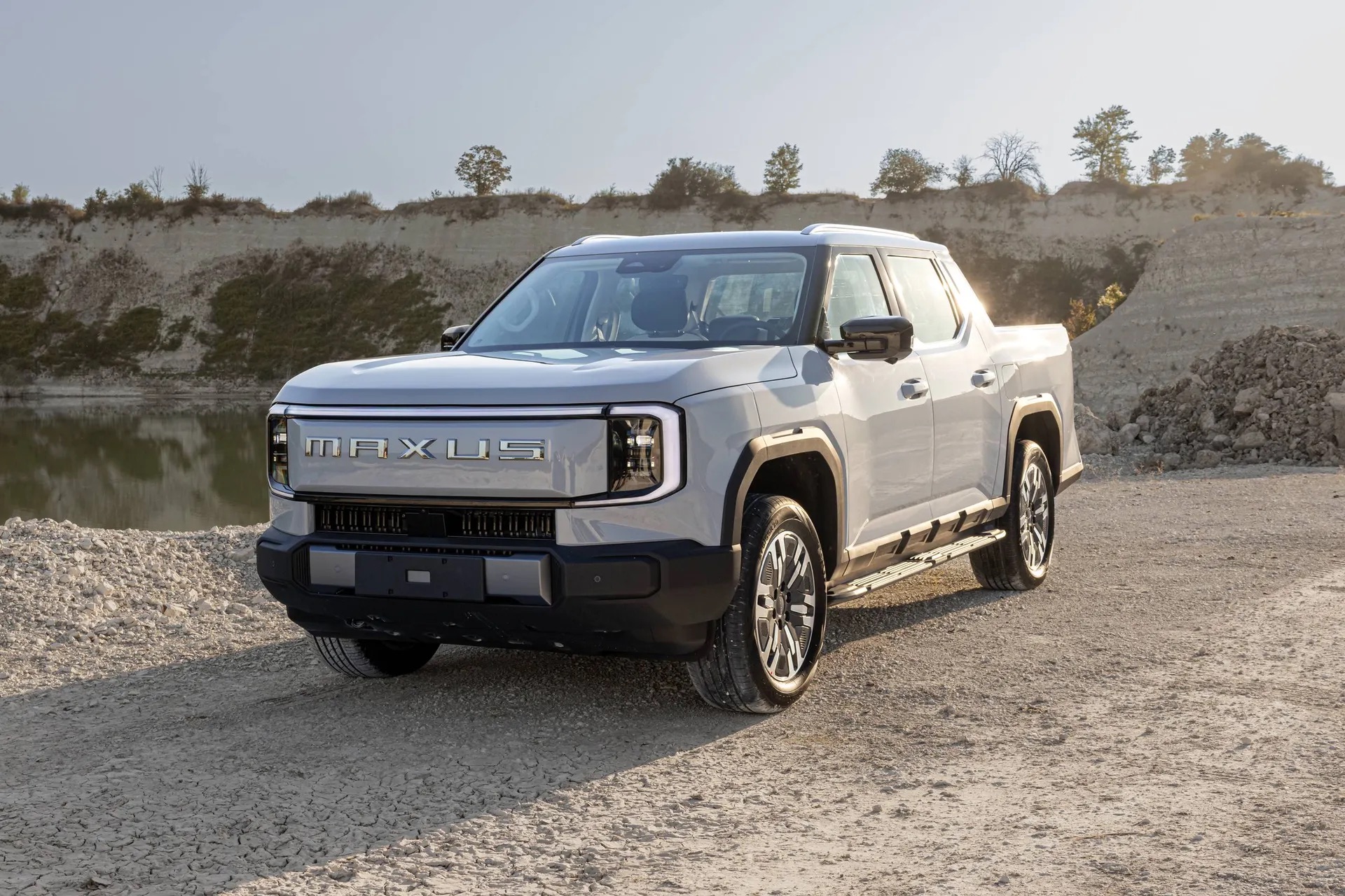 První čínská automobilka v Evropě bankrotuje, další mohou následovat. Otázkou je, kdy přijde řada na Česko