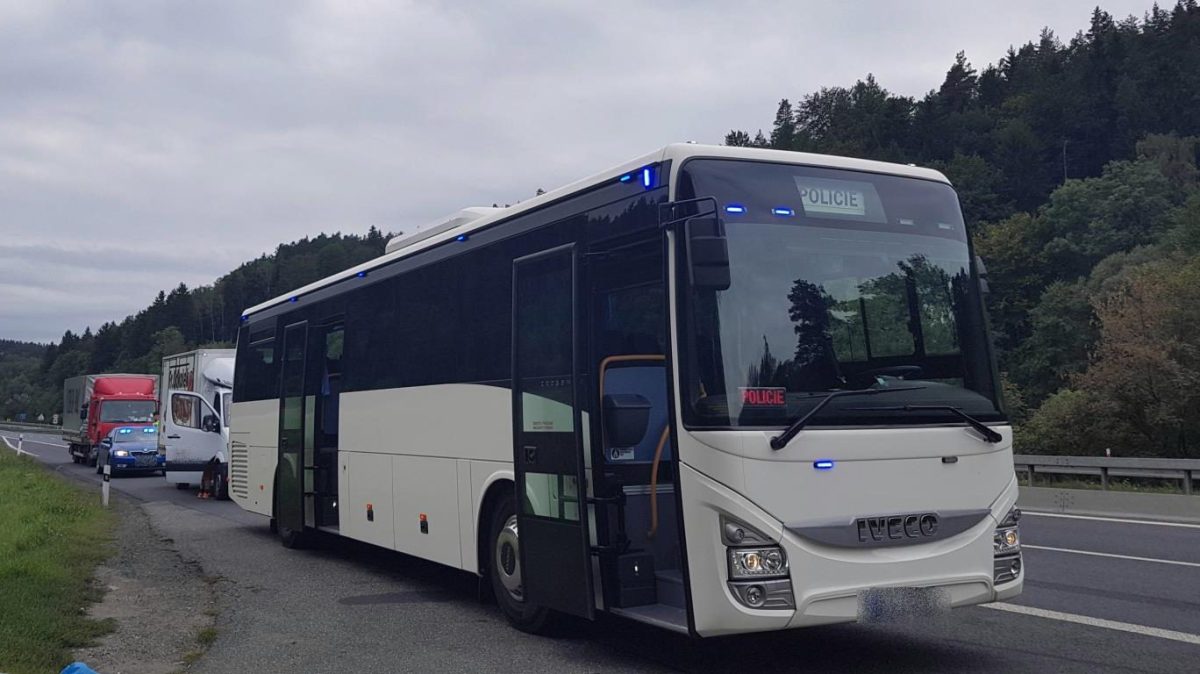 Revoluce v trestání řidičů: Autobusy vybavené kamerami začaly fotit přestupky. První výsledky z Německa hlásí úspěch