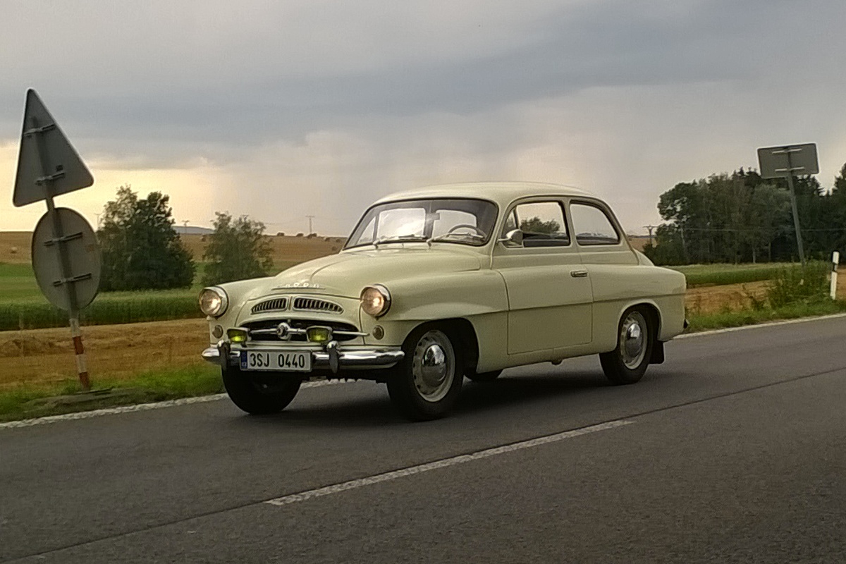 Retro řidičský kvíz: Vozy, které stály před každým panelákem. Více než polovinu správně zodpoví jen starší ročníky