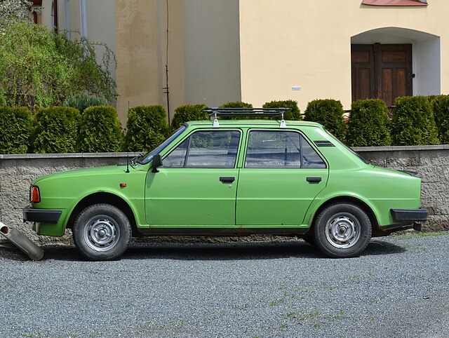 Auta, která brázdila silnice Československa za socialismu. Všech 10 poznají jen skuteční pamětníci