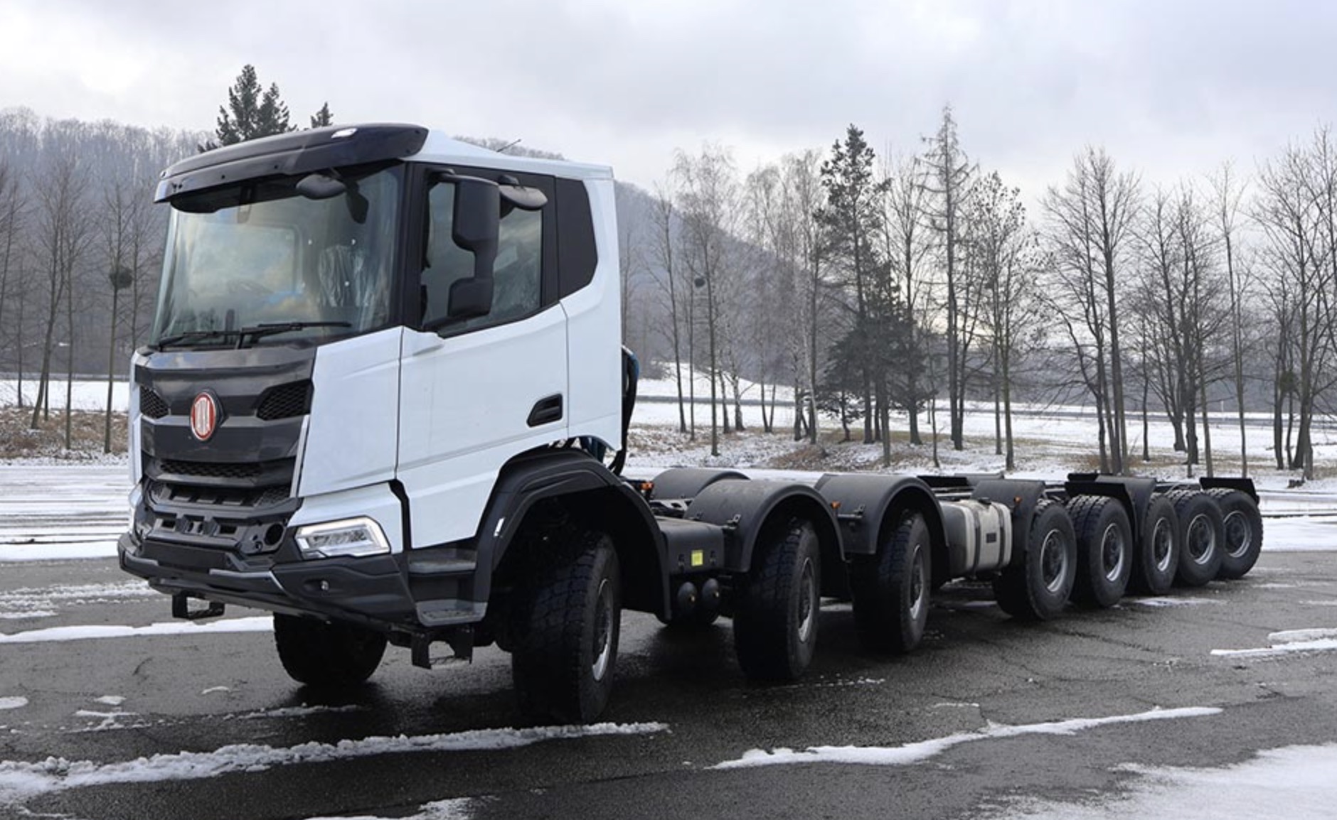 Češi překvapili svět: Tatra vyrobila první nákladní vůz 16×16 ve své historii. Vypadá excelentně