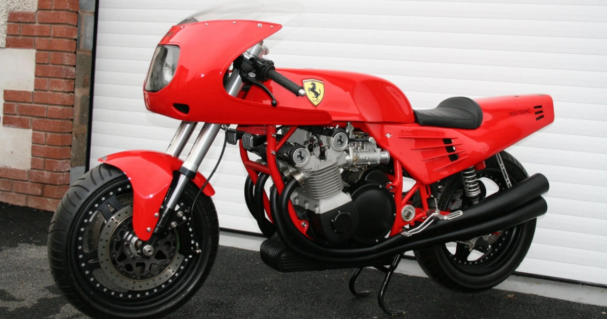 Ferrari vyrobilo jedinou motorku na světě. Příběh šíleného inženýra, který dostal povolení přímo od rodiny