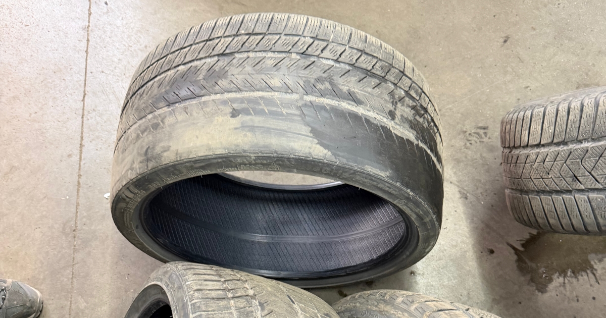 Ještě jste nepřezuli na letní? Od zítra už se zimní pneumatiky v Česku stávají nebezpečnou pastí