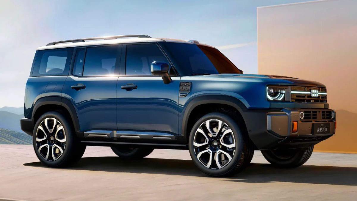 Defender i třída G dostaly nečekaného rivala: Geely ukázalo obrněné SUV se třemi motory a AI