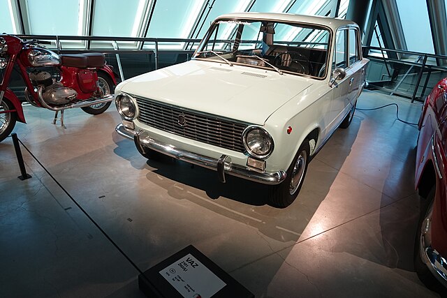 Znáte auta z dob socialismu podle jejich přezdívek? Tohle není pro každého, většina lidí narazí dřív, než čeká