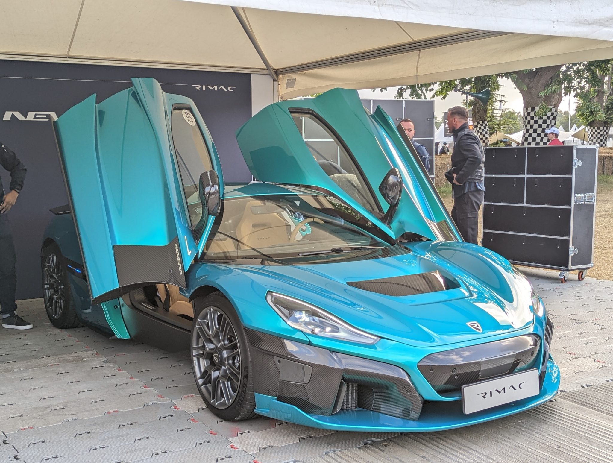 Dokážete odhadnout, která auta dnes patří mezi absolutní špičku výkonu? Tady se ukáže, kdo sleduje realitu a kdo jen značky