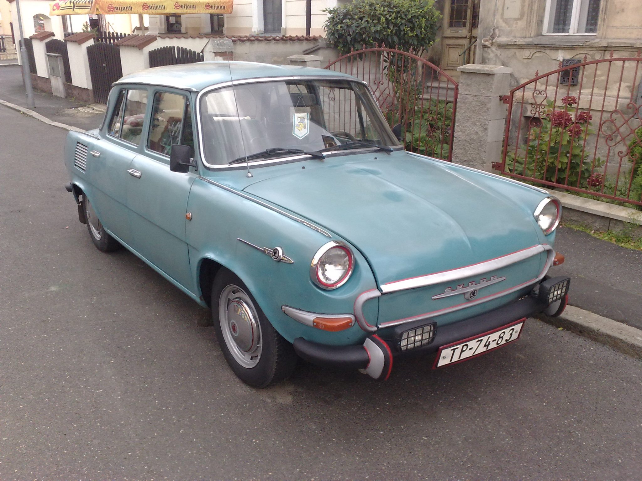 Československá auta, která v minulosti znal každý řidič a vídal je denně na silnicích. Dnes alespoň 5 z 10 zvládnou jen pamětníci