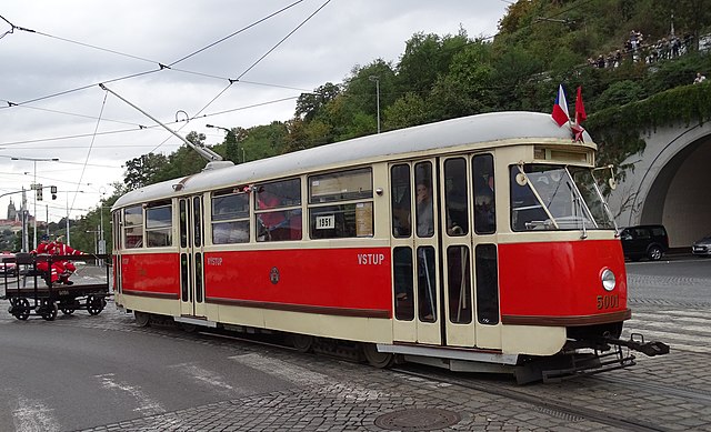 Nostalgie dopravy z minulosti: Poznáte tramvaje, které kdysi brázdily ulice? Jen 8 % znalců dá plný počet