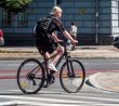 Cyklista na přechodu