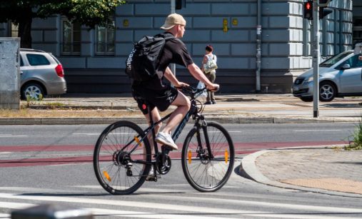 Cyklista na přechodu