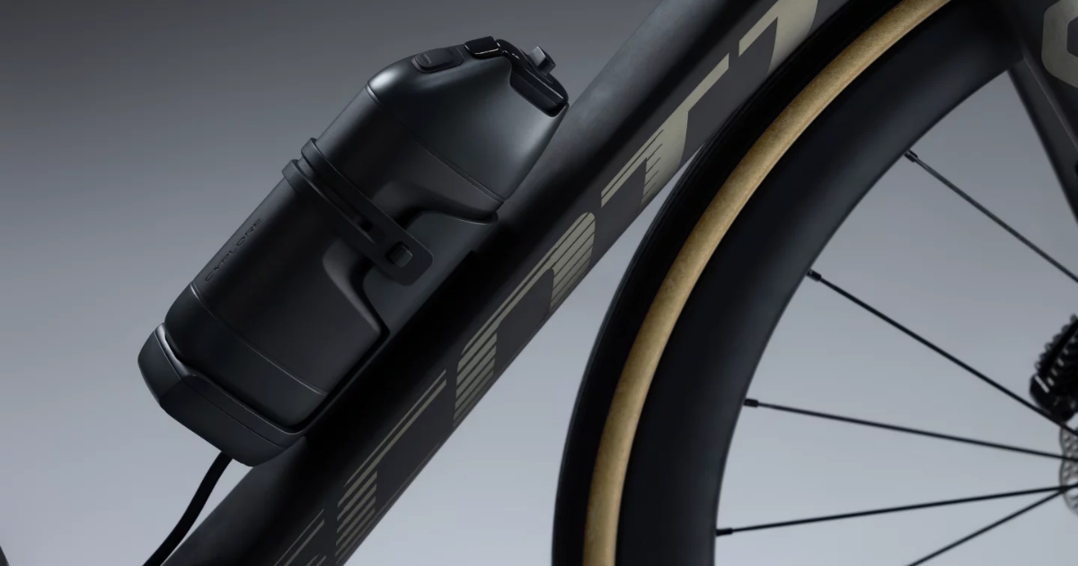 Lahev na kolo, která váží 1,7 kg a udělá z vašeho bicyklu elektrokolo. Montáž trvá minutu