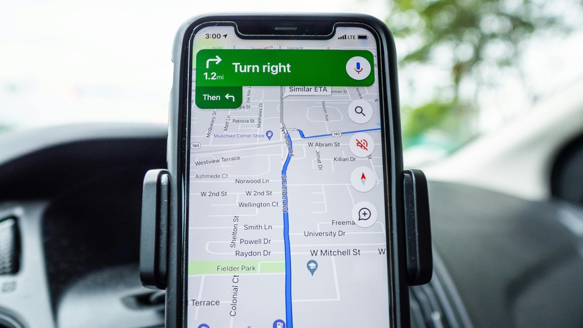 Google Maps a umělá inteligence Gemini mění navigaci v osobního asistenta. Funkce Ask Maps už testuje objednávky jídla