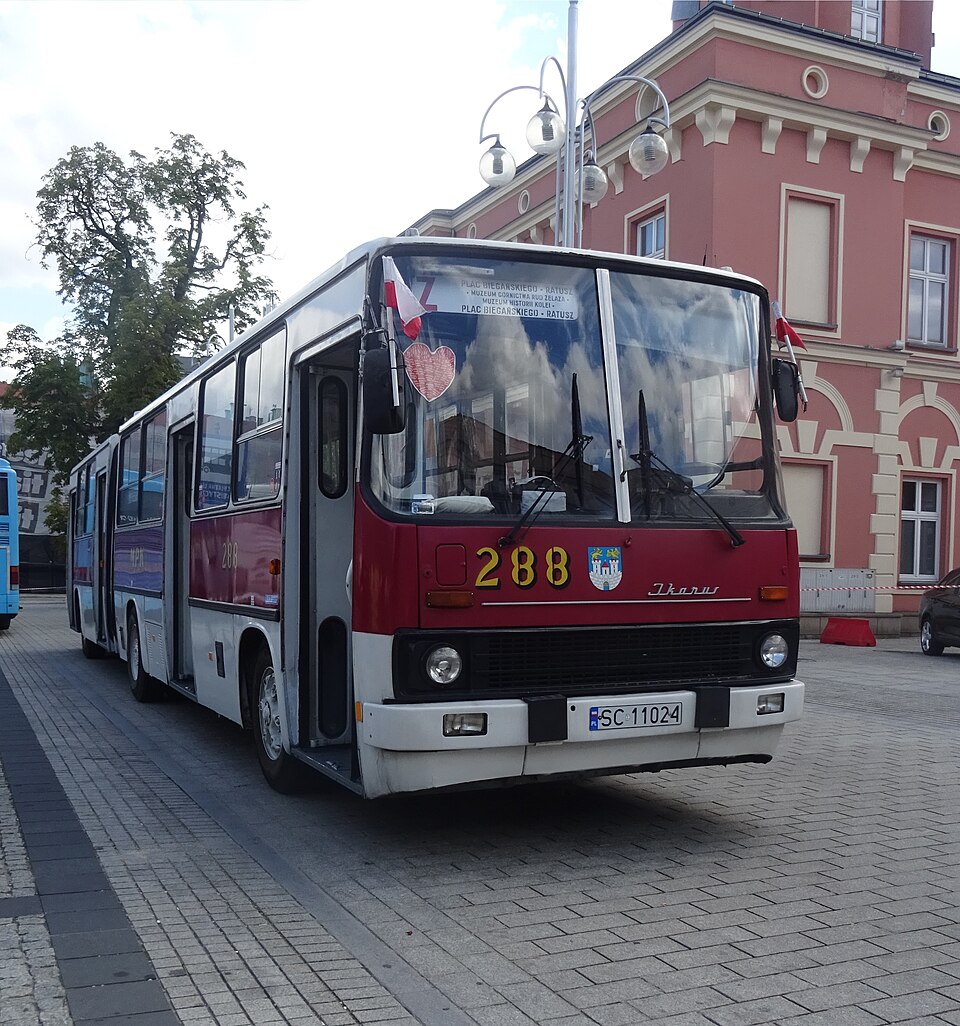 Jezdili jste jimi do školy i do práce. Autobusy z ČSSR dnes správně pojmenuje jen 1 člověk z 10, i když v nich seděl roky