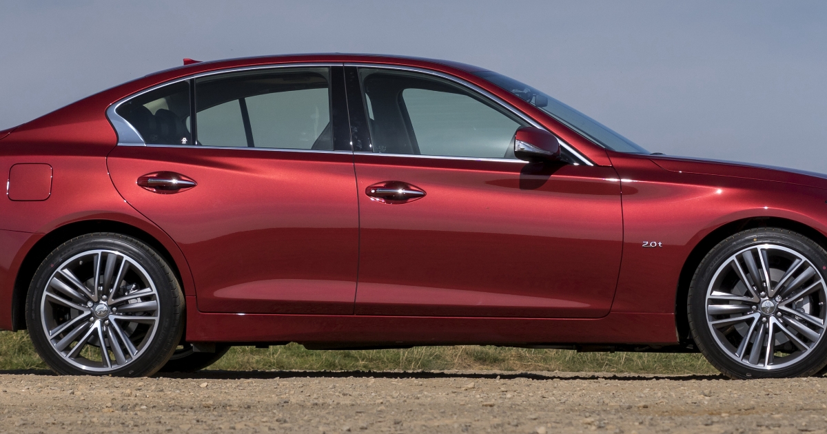 Auto na celý život do 300 000 Kč existuje. Prémiový sedan, co poráží BMW i Mercedes, ale v inzerci je přehlížený